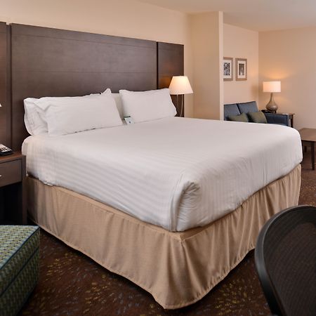 Holiday Inn Express & Suites Dearborn Sw - Detroit Area By Ihg Exterior foto