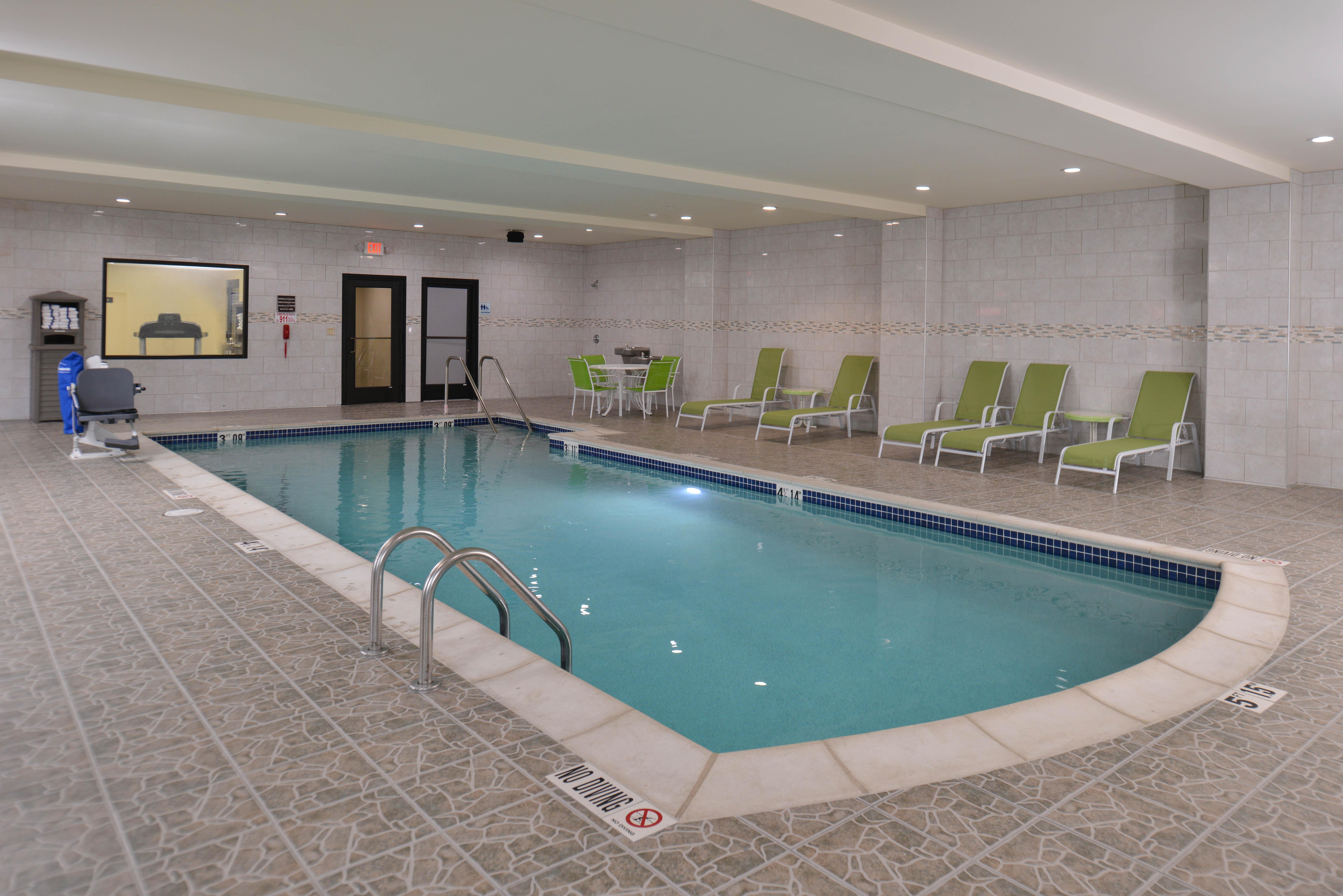 Holiday Inn Express & Suites Dearborn Sw - Detroit Area By Ihg Exterior foto