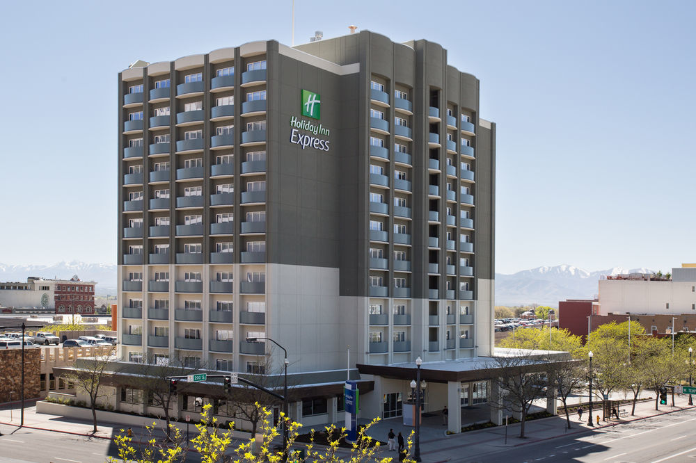 Holiday Inn Express & Suites Dearborn Sw - Detroit Area By Ihg Exterior foto